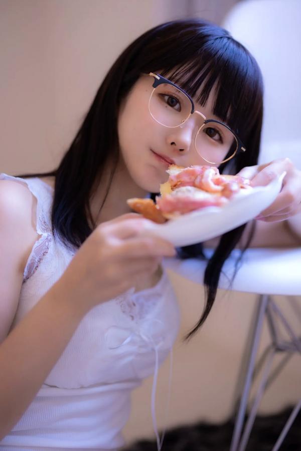    每眠かのん - 夏恋模様：清新夏日草帽装扮与居家健身日常，治愈系双马尾少女甜美写真第89张图片