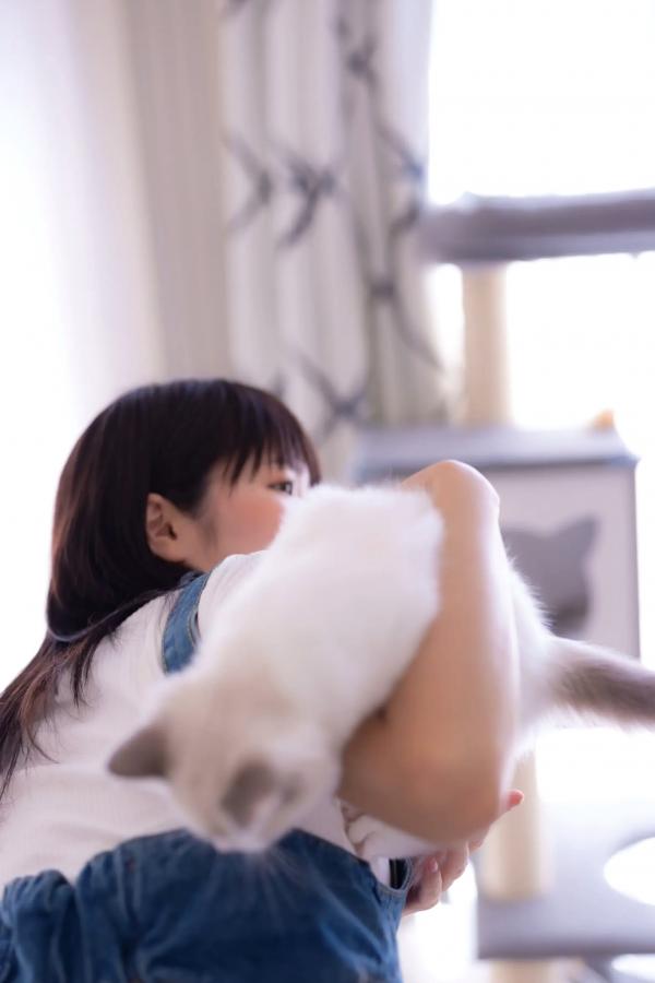    每眠かのん - 夏恋模様：清新夏日草帽装扮与居家健身日常，治愈系双马尾少女甜美写真第93张图片