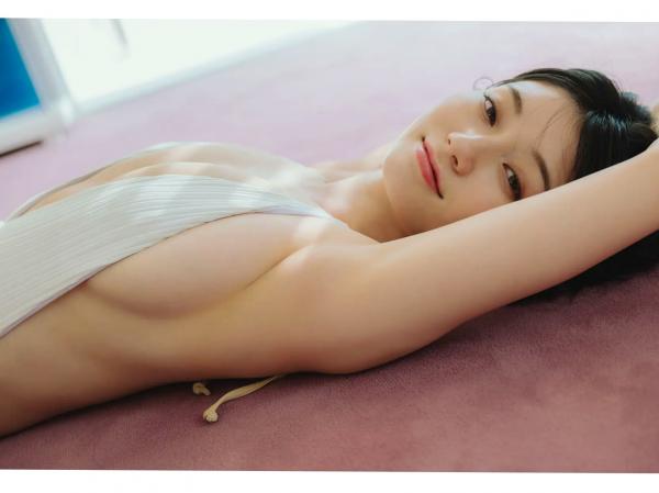    瀬戸環奈：夏日泳池比基尼写真，纯欲面孔下的极致傲人身材，尽显性感诱惑之美第46张图片