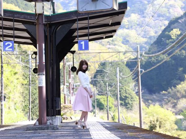    小日向ゆか - 濡れて、火照る vol.3 海边清爽比基尼与日式室内温泉湿身诱惑高清写真第75张图片