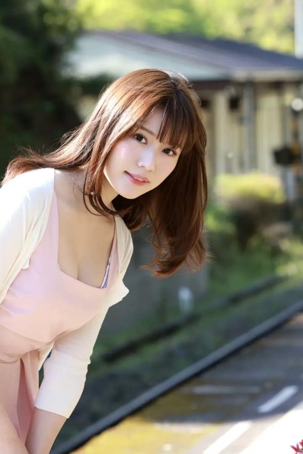    小日向ゆか - 濡れて、火照る vol.3 海边清爽比基尼与日式室内温泉湿身诱惑高清写真第76张图片