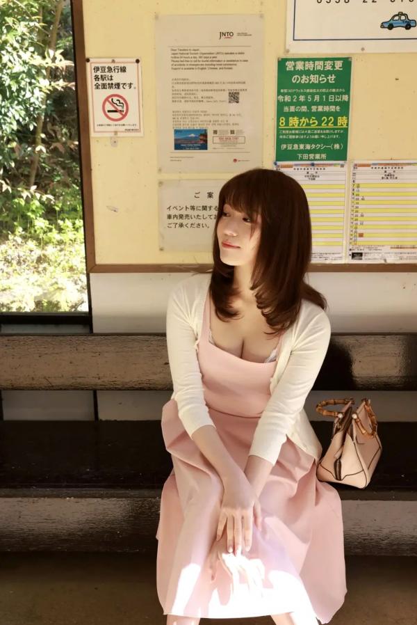    小日向ゆか - 濡れて、火照る vol.3 海边清爽比基尼与日式室内温泉湿身诱惑高清写真第77张图片