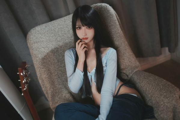    姬灵 - 清纯蓝调居家私房照，性感比基尼演绎冷艳诱惑第1张图片