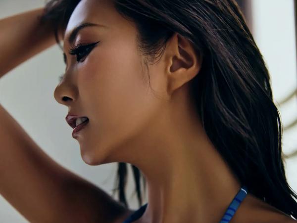    れいたぴ - かわちい彼女 vol.2 性感内衣私房写真 户外泳池比基尼女神 极品身材诱惑写真第100张图片