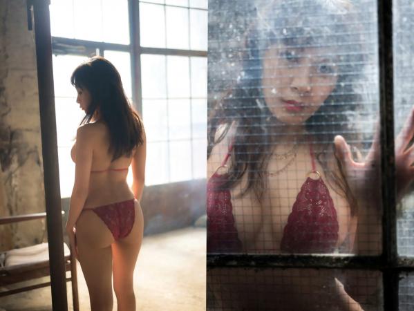    逢見リカ - If I See You in My Dreams 秋日红裙与室内蕾丝内衣写真，尽显冷艳与性感气质第25张图片