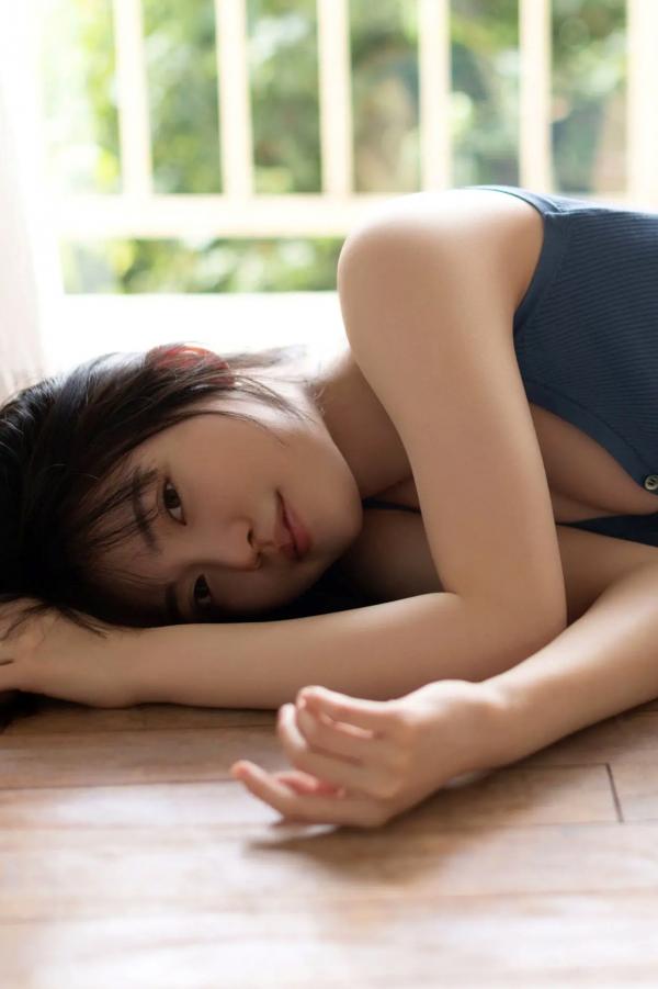    石浜芽衣私房图集《今日はふたりっきり Vol.2》，清新日系居家风格，捕捉少女清纯甜美瞬间，尽显极致身材与迷人魅力第12张图片