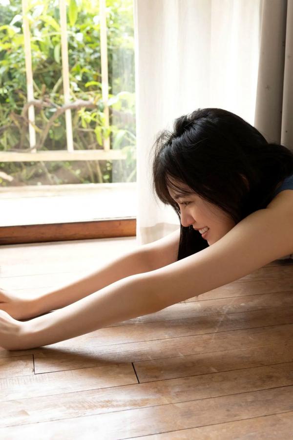    石浜芽衣私房图集《今日はふたりっきり Vol.2》，清新日系居家风格，捕捉少女清纯甜美瞬间，尽显极致身材与迷人魅力第15张图片