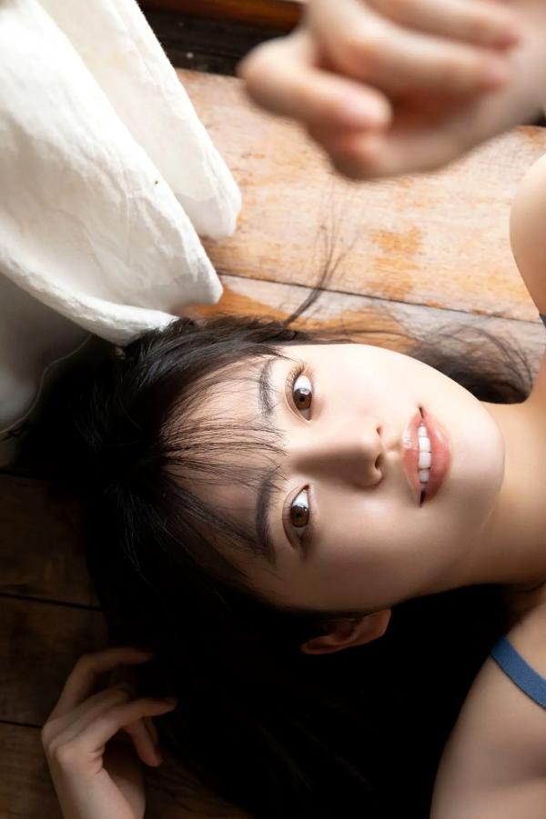    石浜芽衣私房图集《今日はふたりっきり Vol.2》，清新日系居家风格，捕捉少女清纯甜美瞬间，尽显极致身材与迷人魅力第21张图片