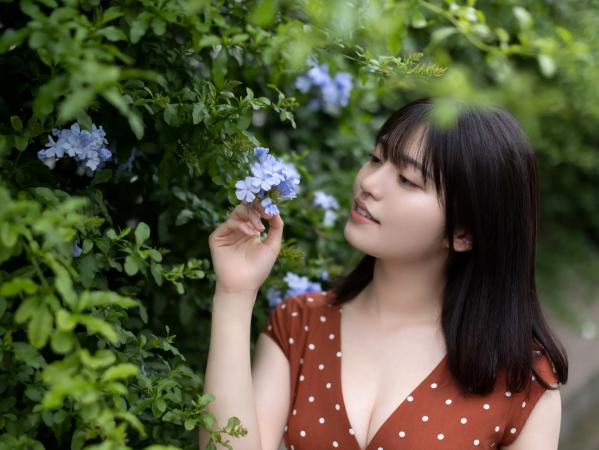    石浜芽衣私房图集《今日はふたりっきり Vol.2》，清新日系居家风格，捕捉少女清纯甜美瞬间，尽显极致身材与迷人魅力第47张图片
