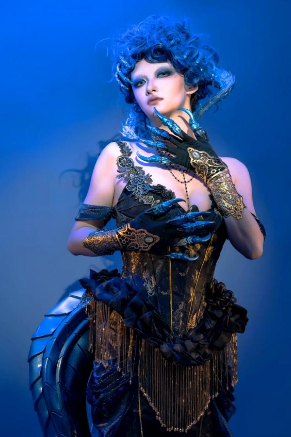    云溪溪 - 乌衣 艾玛斯·乌洛尔：深空异形女王冷艳科幻风角色扮演写真第7张图片