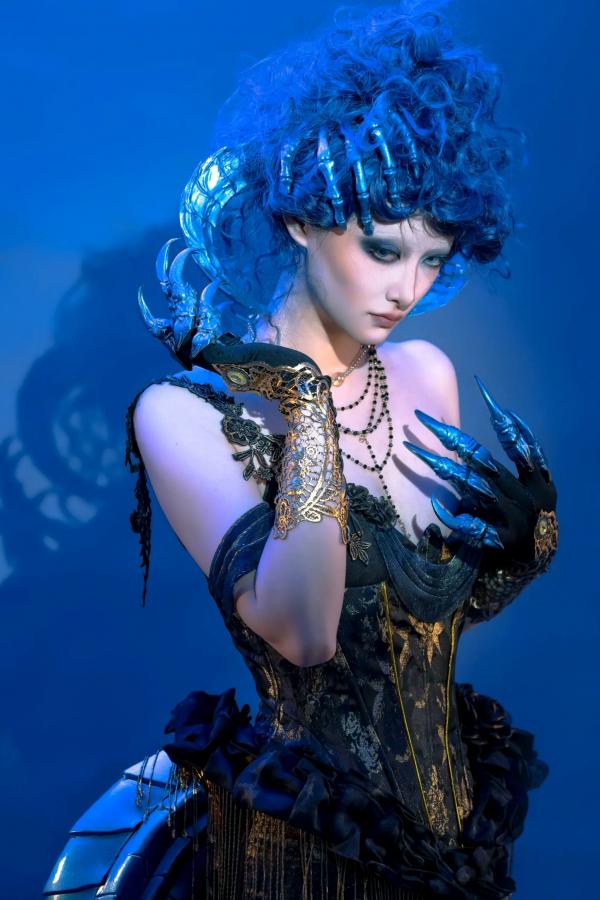    云溪溪 - 乌衣 艾玛斯·乌洛尔：深空异形女王冷艳科幻风角色扮演写真第8张图片