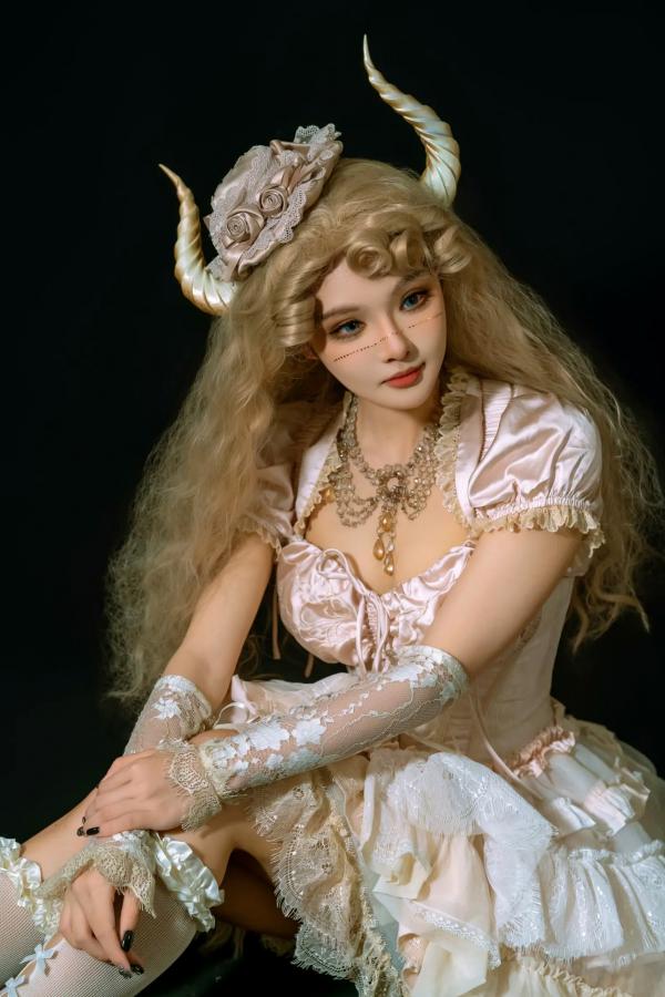    云溪溪 - 梦幻楚妖茴香Cosplay：精致粉色蕾丝宫廷风造型，绝美精灵氛围感写真第9张图片