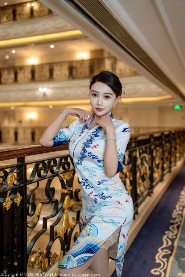   XingYan星颜社-435-李若汐：白色蓝印花旗袍诱惑，室内私房丝袜美腿，极致东方风情演绎 - 2025.11.27第7张图片
