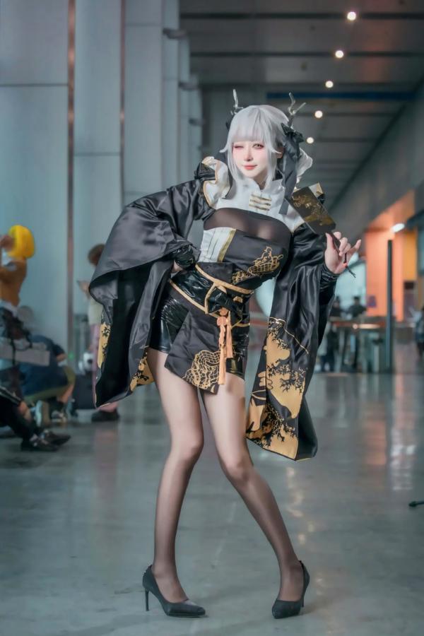    酒酿促织nya_白兔Cosplay漫展精选，黑金国风绝美动人，清冷少女的二次元梦幻秀第10张图片