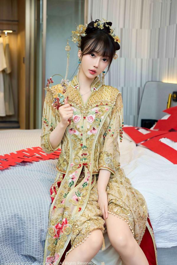    秀人网第10567期：玥儿玥er金色中式新娘装诱惑，精美头饰下的私房性感婚纱大尺度写真第21张图片