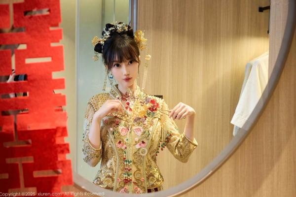    秀人网第10567期：玥儿玥er金色中式新娘装诱惑，精美头饰下的私房性感婚纱大尺度写真第24张图片
