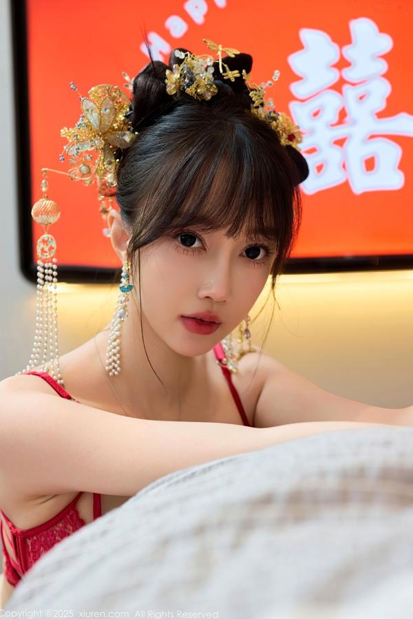    秀人网第10567期：玥儿玥er金色中式新娘装诱惑，精美头饰下的私房性感婚纱大尺度写真第48张图片