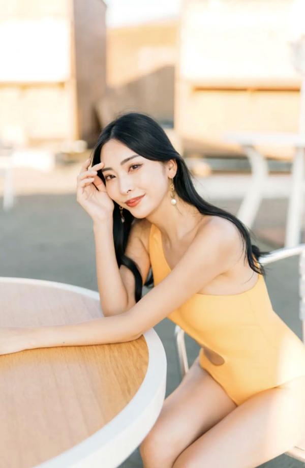    Makoto Minami 南真琴 - Lemonade 清新街拍与惬意私房照，优雅女神唯美写真第15张图片