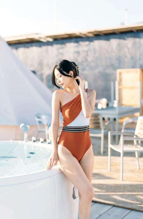    Makoto Minami 南真琴 - Lemonade 清新街拍与惬意私房照，优雅女神唯美写真第17张图片