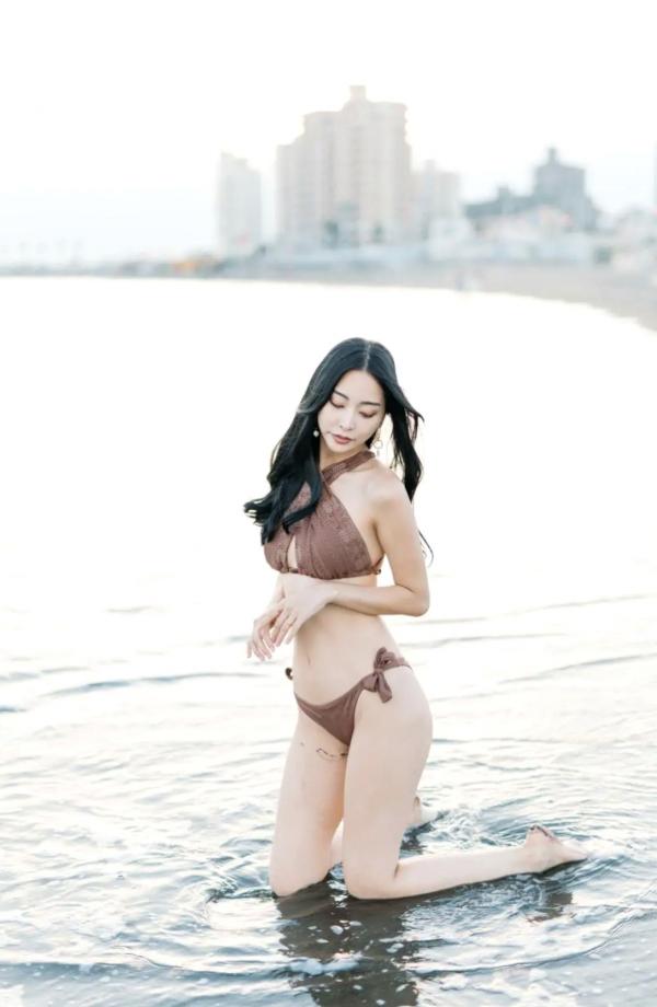    Makoto Minami 南真琴 - Lemonade 清新街拍与惬意私房照，优雅女神唯美写真第28张图片
