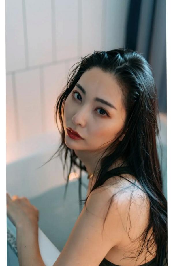    Makoto Minami 南真琴 - Lemonade 清新街拍与惬意私房照，优雅女神唯美写真第38张图片