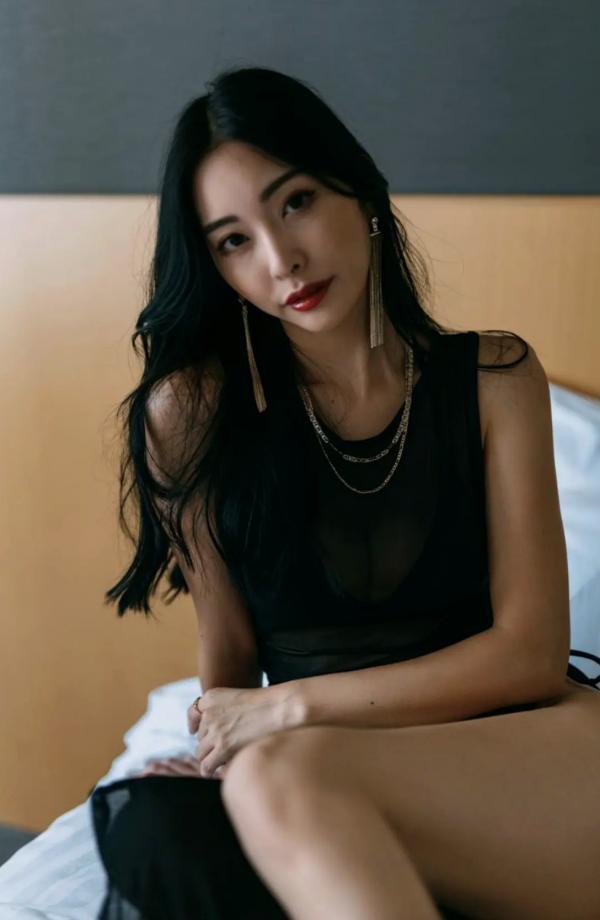    Makoto Minami 南真琴 - Lemonade 清新街拍与惬意私房照，优雅女神唯美写真第40张图片