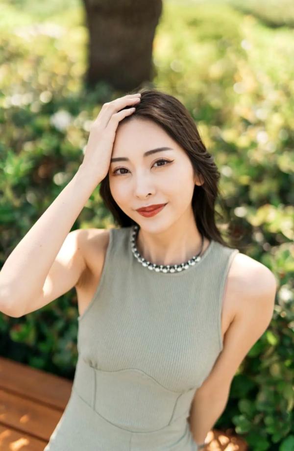    Makoto Minami 南真琴 - Lemonade 清新街拍与惬意私房照，优雅女神唯美写真第62张图片