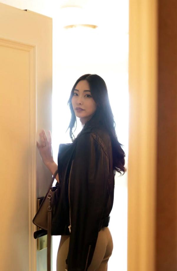    Makoto Minami 南真琴 - Lemonade 清新街拍与惬意私房照，优雅女神唯美写真第83张图片