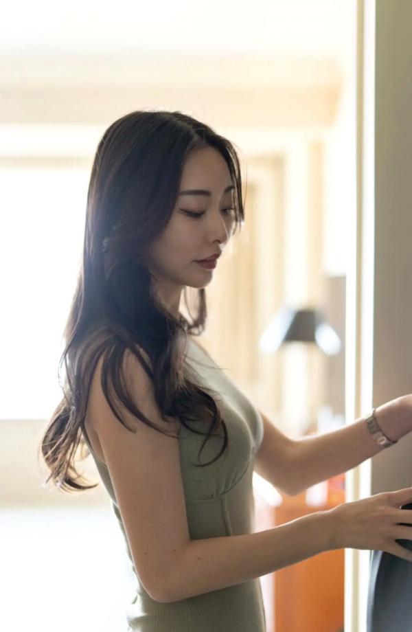    Makoto Minami 南真琴 - Lemonade 清新街拍与惬意私房照，优雅女神唯美写真第87张图片