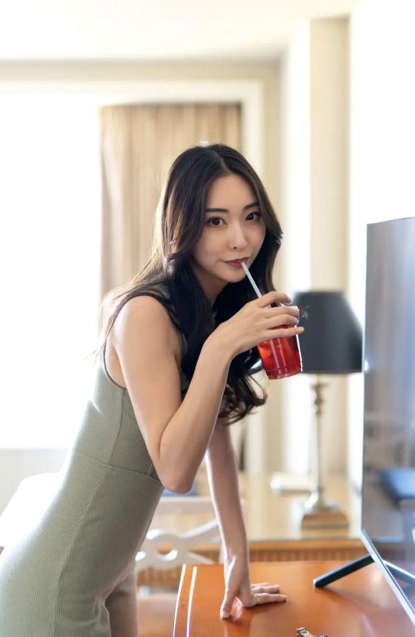    Makoto Minami 南真琴 - Lemonade 清新街拍与惬意私房照，优雅女神唯美写真第92张图片