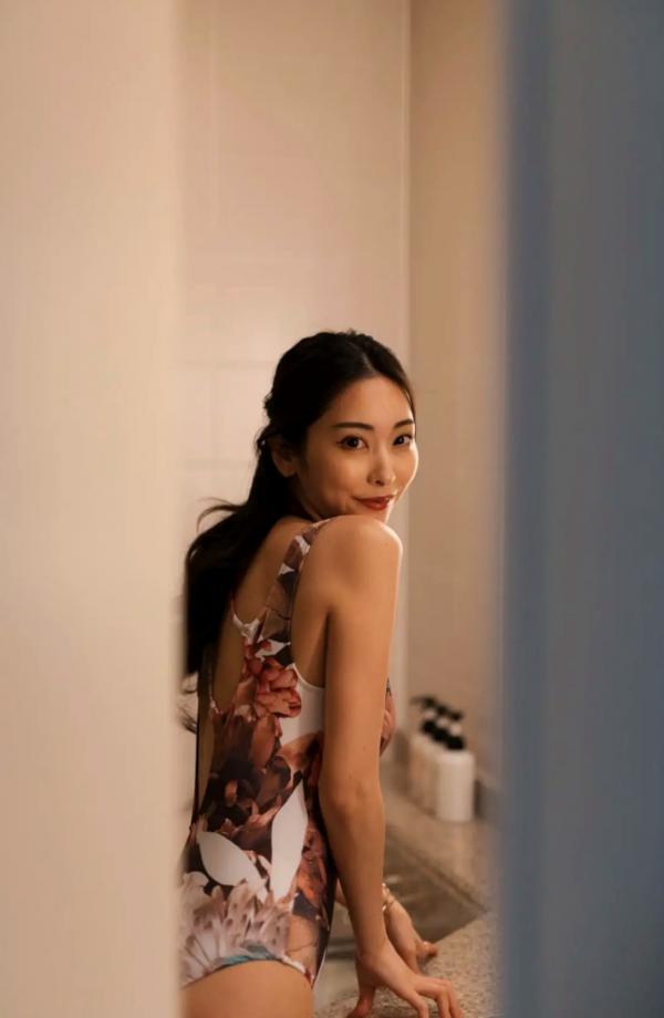    Makoto Minami 南真琴 - Lemonade 清新街拍与惬意私房照，优雅女神唯美写真第108张图片