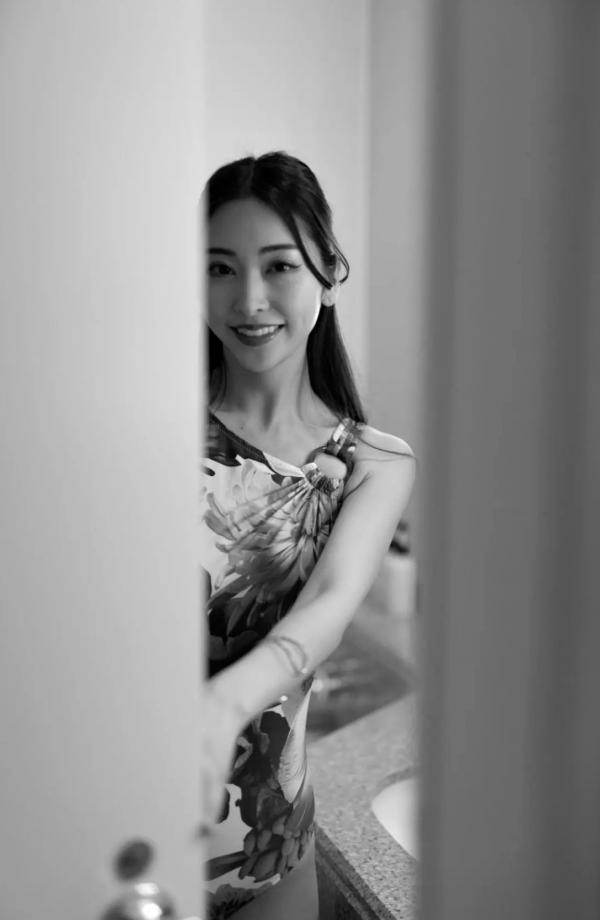    Makoto Minami 南真琴 - Lemonade 清新街拍与惬意私房照，优雅女神唯美写真第109张图片