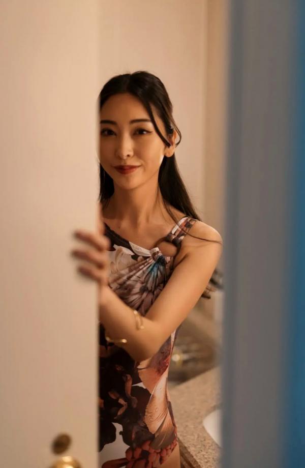    Makoto Minami 南真琴 - Lemonade 清新街拍与惬意私房照，优雅女神唯美写真第110张图片