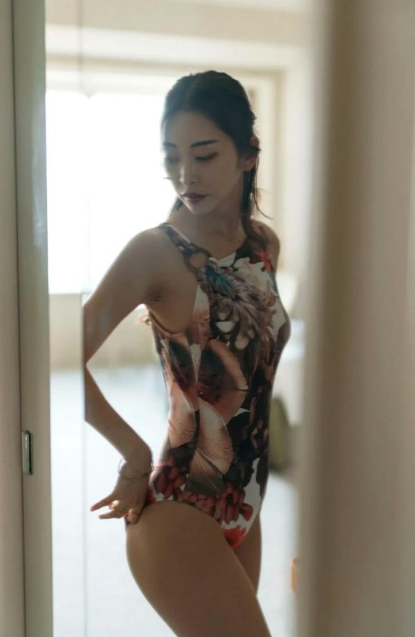    Makoto Minami 南真琴 - Lemonade 清新街拍与惬意私房照，优雅女神唯美写真第114张图片