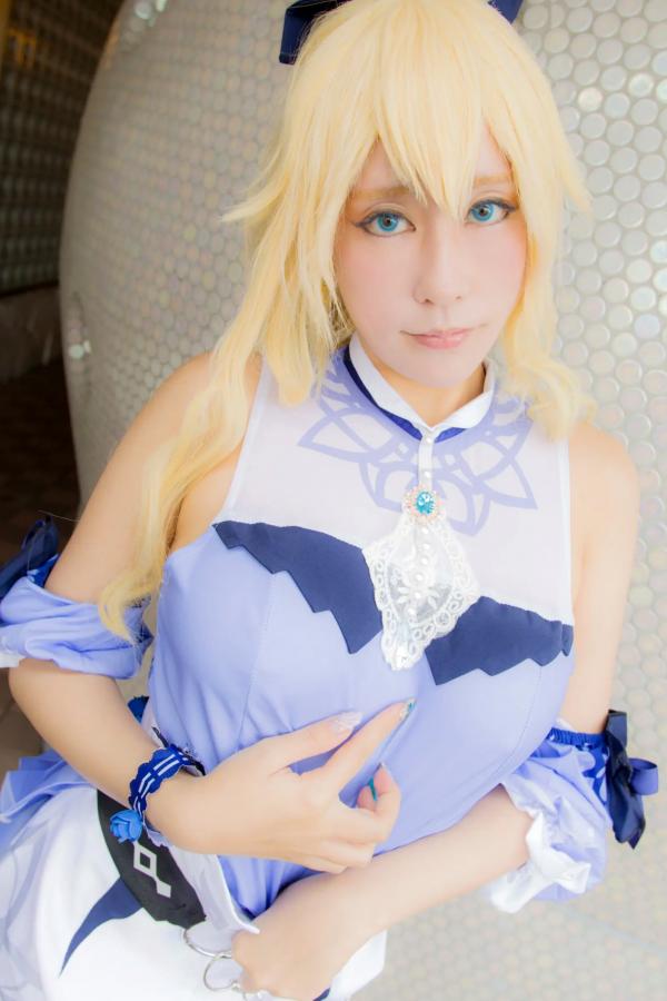    [Cosplay][HERESY] Ringo Mitsuki 林檎蜜紀 - 原神风格角色扮演，书房御姐姿态与浴缸私房诱惑大尺度写真第24张图片