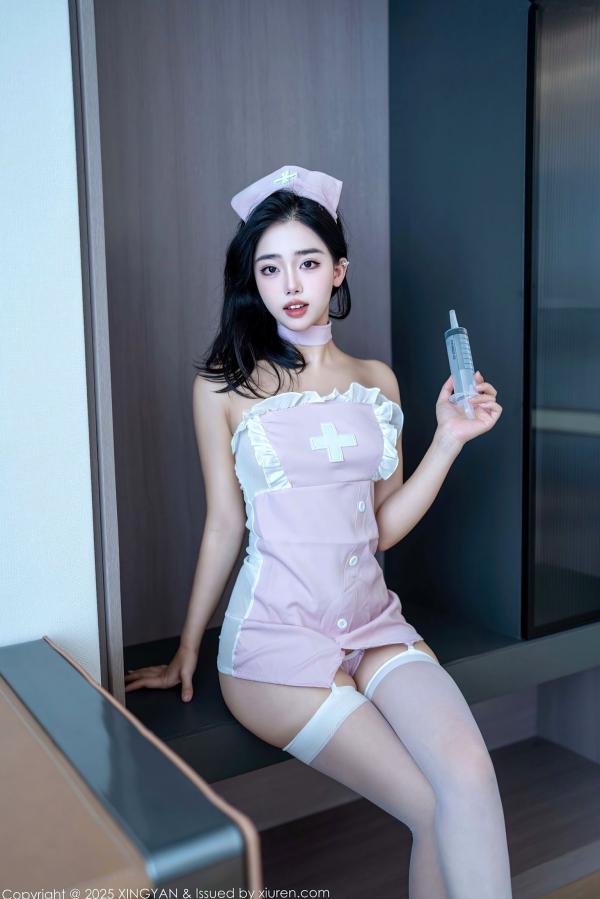    星颜社425-阮福福-浅粉色情趣护士服制服诱惑-白色吊带袜白丝角色扮演写真-2025.11.12第1张图片