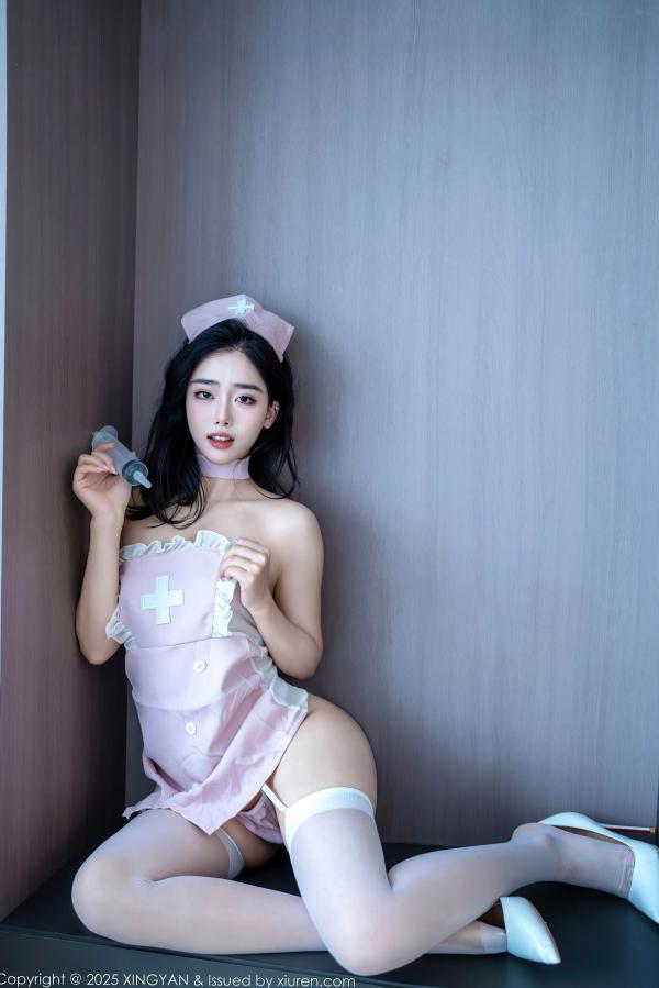    星颜社425-阮福福-浅粉色情趣护士服制服诱惑-白色吊带袜白丝角色扮演写真-2025.11.12第17张图片
