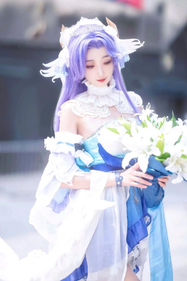    走路摇zly - 唯美大桥花嫁Cosplay，梦幻紫发新娘与纯白百合，仙气十足的二次元治愈系写真第2张图片