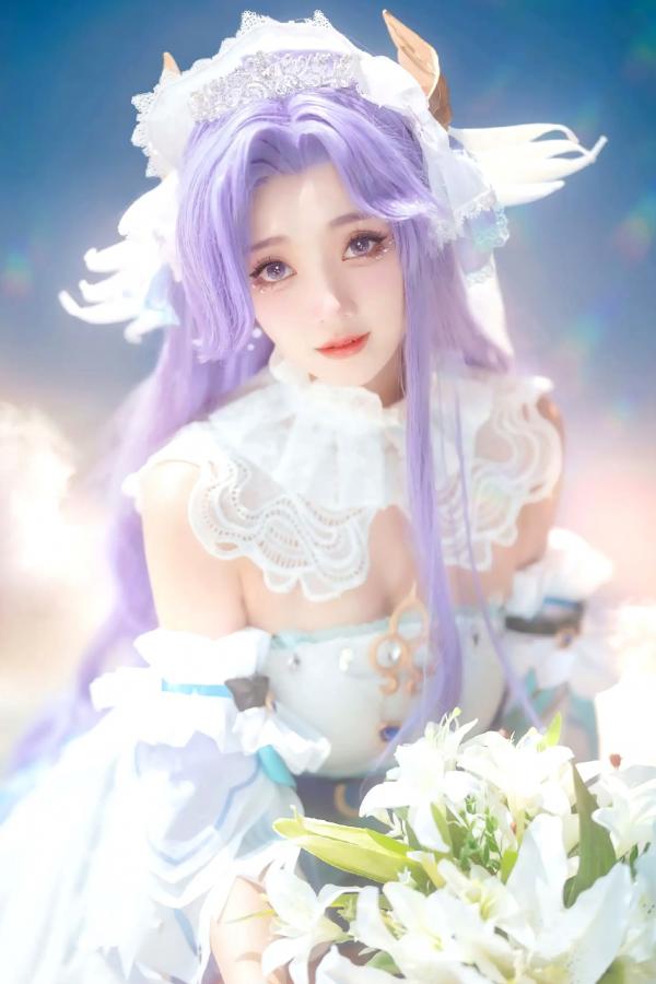    走路摇zly - 唯美大桥花嫁Cosplay，梦幻紫发新娘与纯白百合，仙气十足的二次元治愈系写真第3张图片