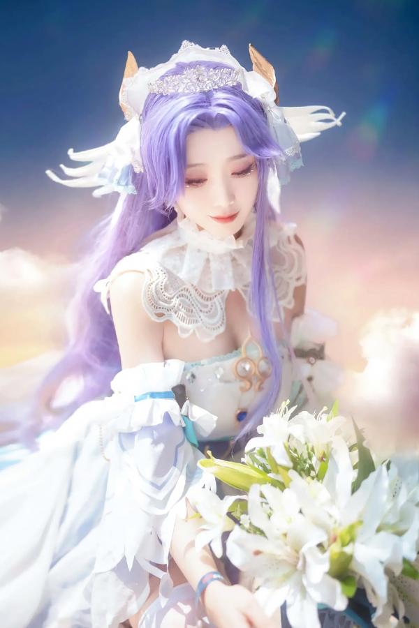    走路摇zly - 唯美大桥花嫁Cosplay，梦幻紫发新娘与纯白百合，仙气十足的二次元治愈系写真第4张图片
