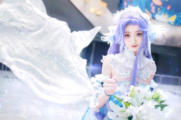    走路摇zly - 唯美大桥花嫁Cosplay，梦幻紫发新娘与纯白百合，仙气十足的二次元治愈系写真第6张图片