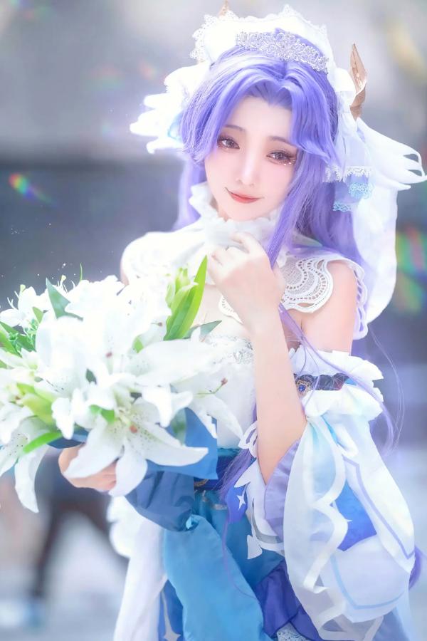    走路摇zly - 唯美大桥花嫁Cosplay，梦幻紫发新娘与纯白百合，仙气十足的二次元治愈系写真第7张图片