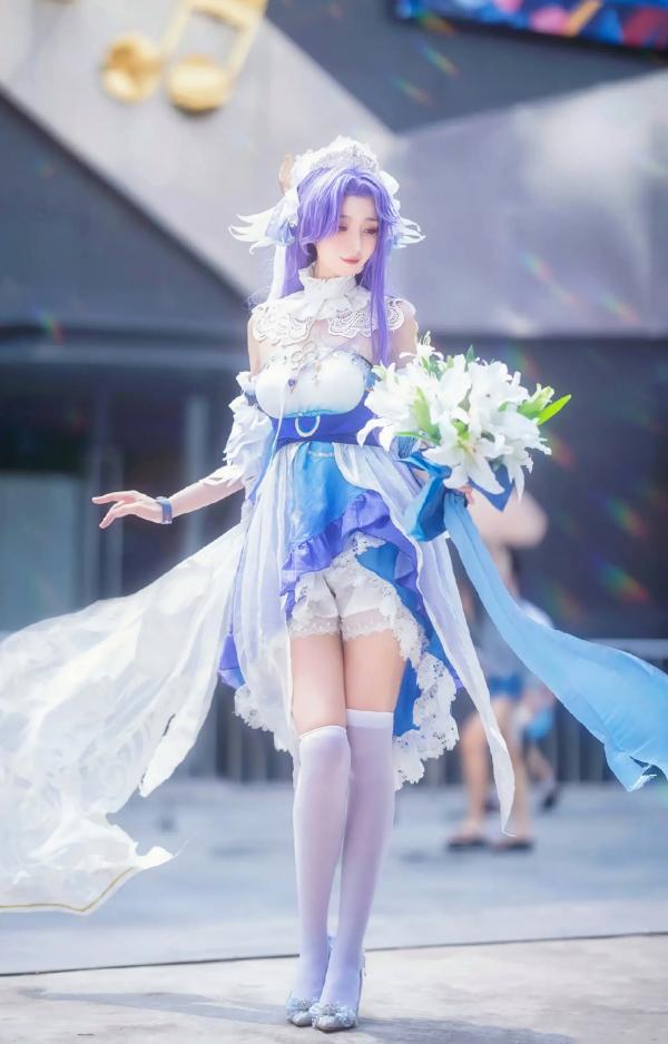    走路摇zly - 唯美大桥花嫁Cosplay，梦幻紫发新娘与纯白百合，仙气十足的二次元治愈系写真第8张图片