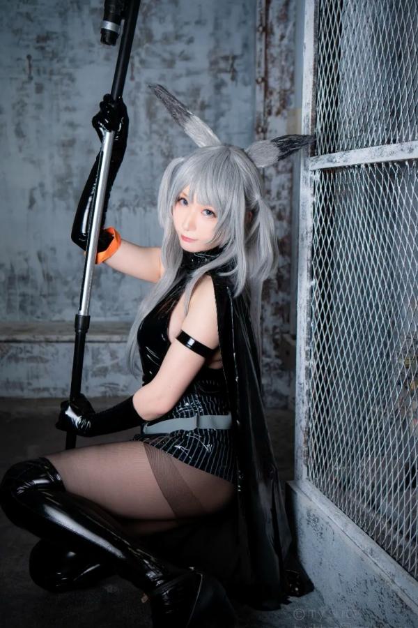    [Cosplay][my suite] Atsuki あつき - 战术少女角色扮演，制服诱惑与枪械美学的碰撞，极致美腿视觉盛宴第37张图片