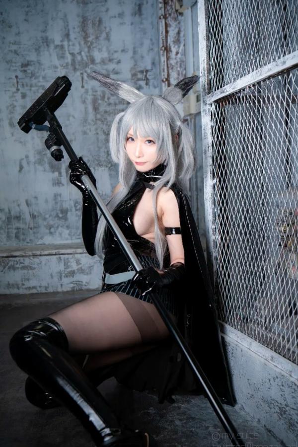    [Cosplay][my suite] Atsuki あつき - 战术少女角色扮演，制服诱惑与枪械美学的碰撞，极致美腿视觉盛宴第38张图片