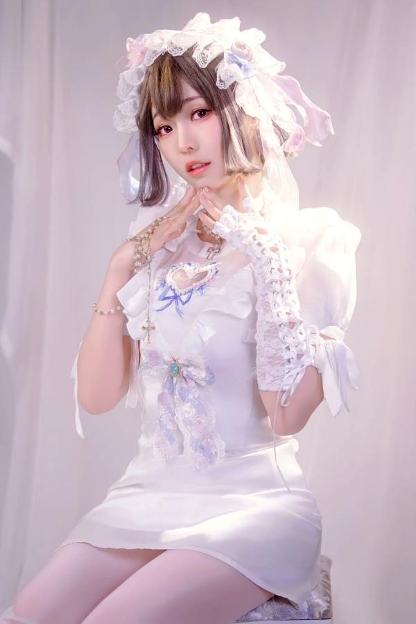    Ely_eee(ElyEE子) - Cloudy Dreaming 雲朵夢境，梦幻纯白蕾丝萝莉写真，绝美光影打造治愈系少女梦境视觉盛宴第1张图片