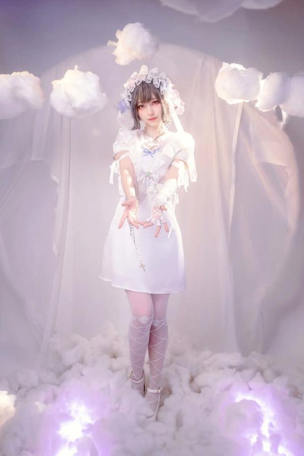    Ely_eee(ElyEE子) - Cloudy Dreaming 雲朵夢境，梦幻纯白蕾丝萝莉写真，绝美光影打造治愈系少女梦境视觉盛宴第3张图片