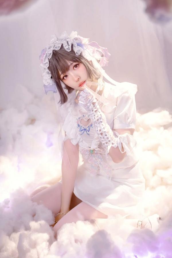    Ely_eee(ElyEE子) - Cloudy Dreaming 雲朵夢境，梦幻纯白蕾丝萝莉写真，绝美光影打造治愈系少女梦境视觉盛宴第9张图片
