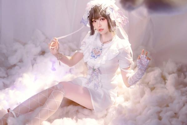    Ely_eee(ElyEE子) - Cloudy Dreaming 雲朵夢境，梦幻纯白蕾丝萝莉写真，绝美光影打造治愈系少女梦境视觉盛宴第10张图片