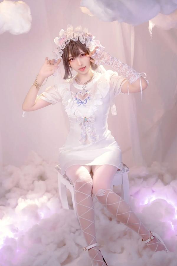    Ely_eee(ElyEE子) - Cloudy Dreaming 雲朵夢境，梦幻纯白蕾丝萝莉写真，绝美光影打造治愈系少女梦境视觉盛宴第12张图片